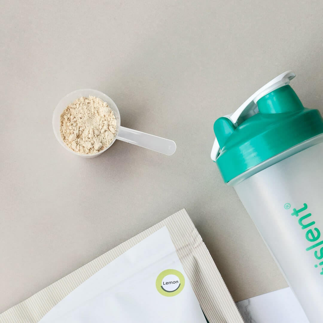 Producto de Satislent listo para tomar, ejemplo de comida simple y equilibrada para mantener el enfoque durante el Monk Mode