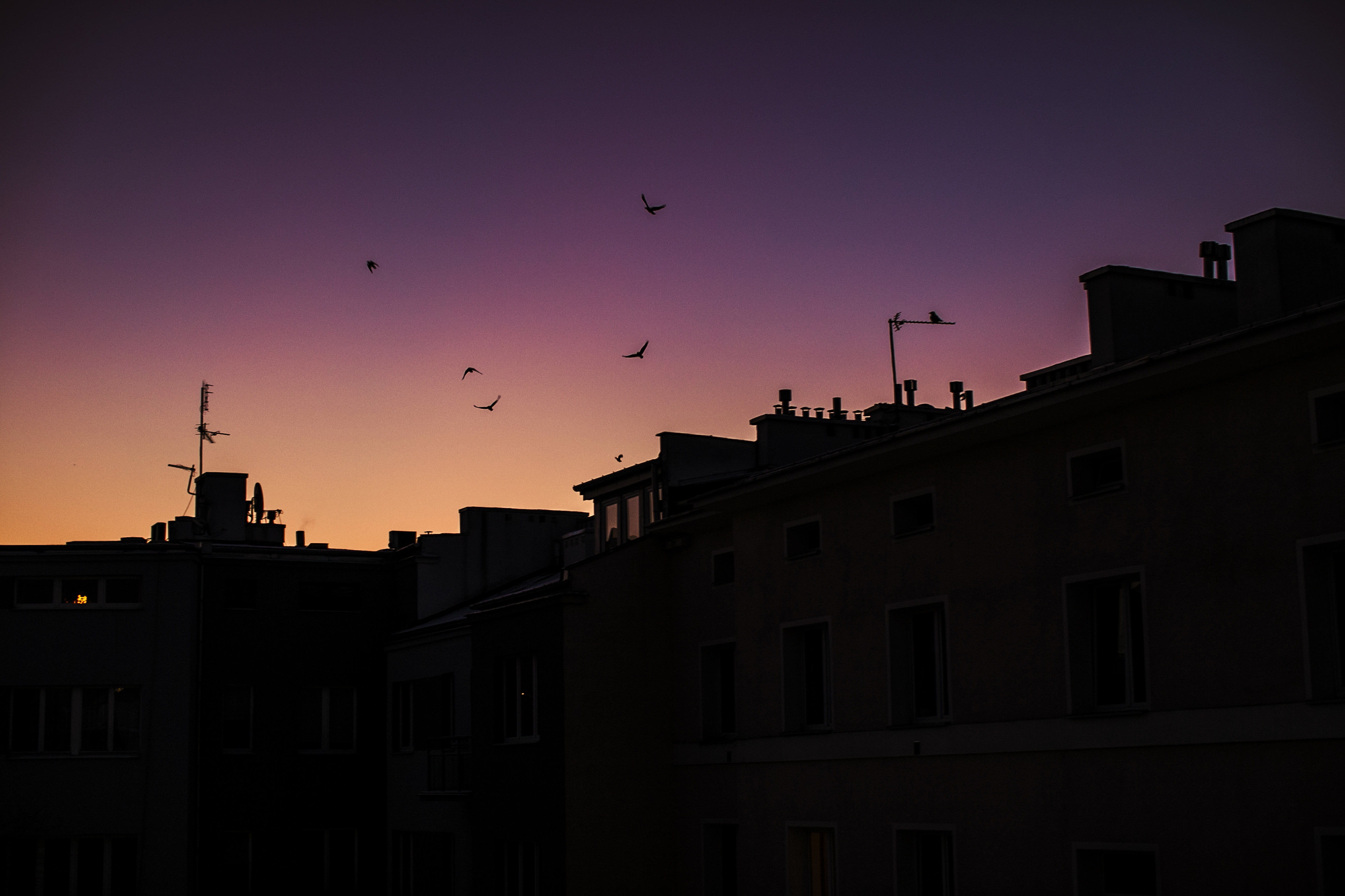 Vista de una ciudad espa&ntilde;ola durante un apag&oacute;n al atardecer